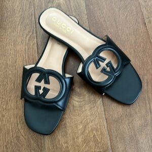“G Logo” cut out flats look a likes